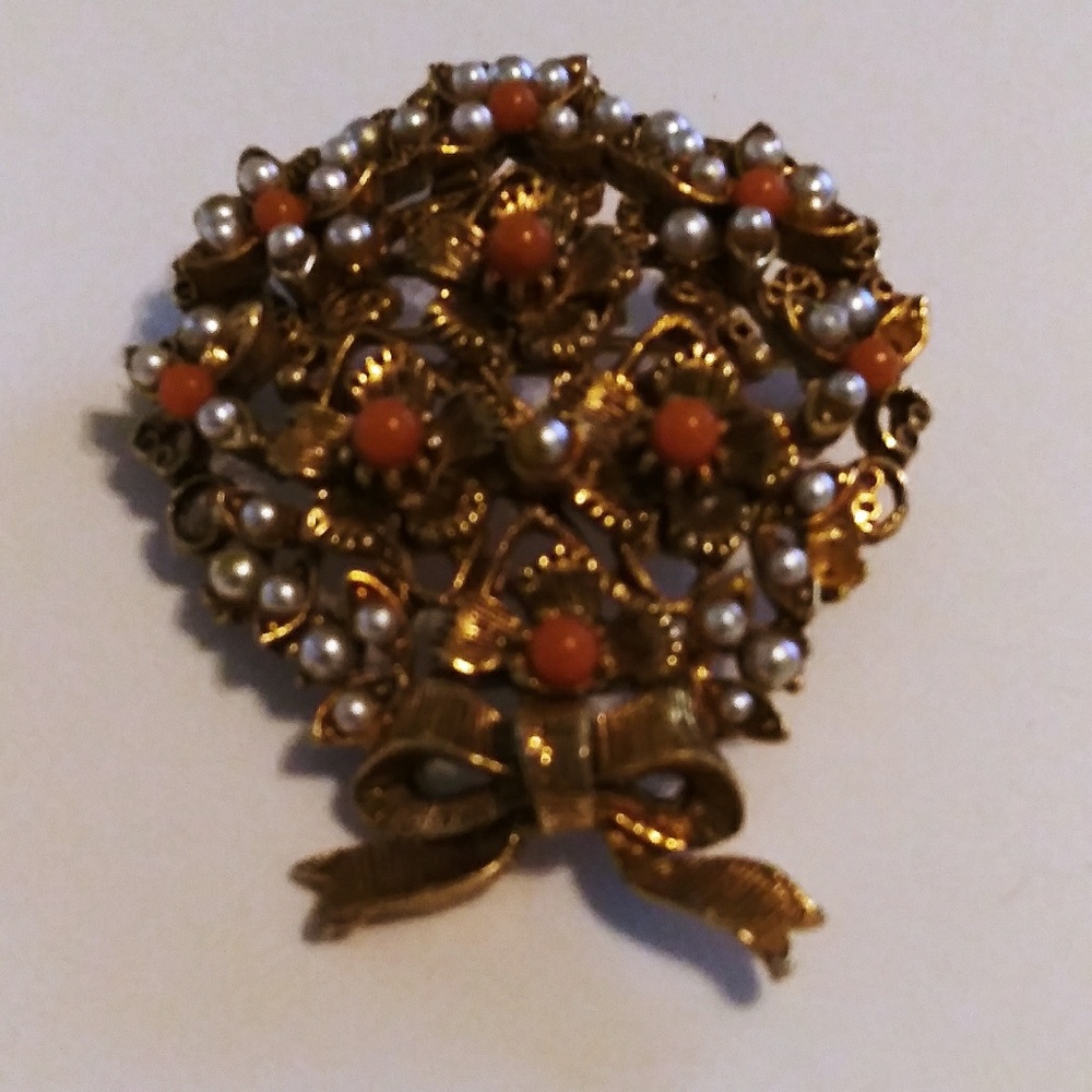 Brooch antique